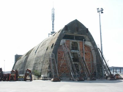 База-бункер немецких подводных лодок в ЛОРЬЯН