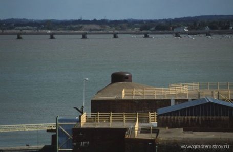 База-бункер немецких подводных лодок в СЕН-НАЗЕР
