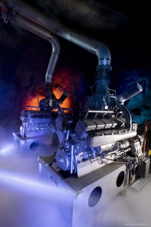 два дизельных двигателя Maybach MTU
