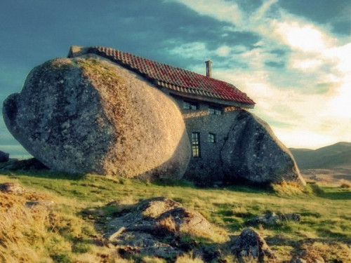 Дом-камень (Португалия)