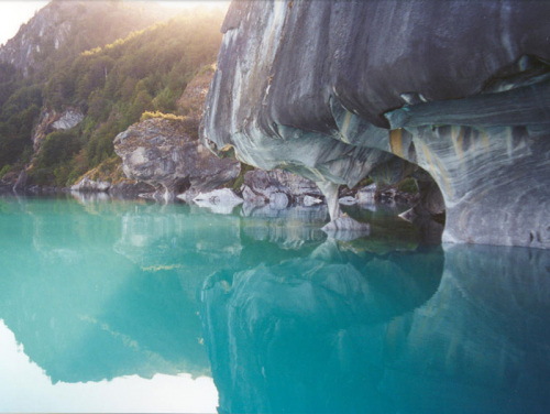 Мраморные пещеры в Чили (Las Cavernas de Marmol)