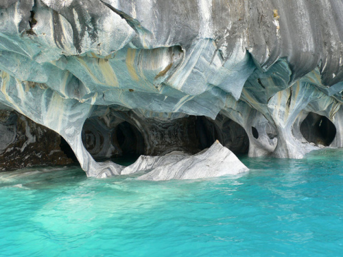 Мраморные пещеры в Чили (Las Cavernas de Marmol)