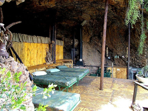 Пещерный отель Makkedaat Cave