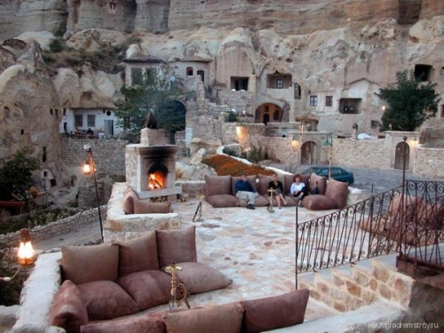 Пещерный отель Yunak Evleri в Каппадокии (Турция)