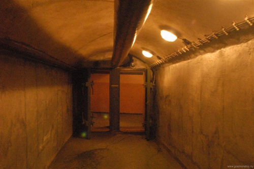 Подземная Прага - посещение реальных ядерных бункеров
