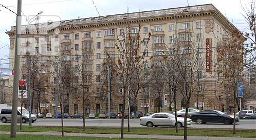 В Москве дом  проваливается в секретный бункер