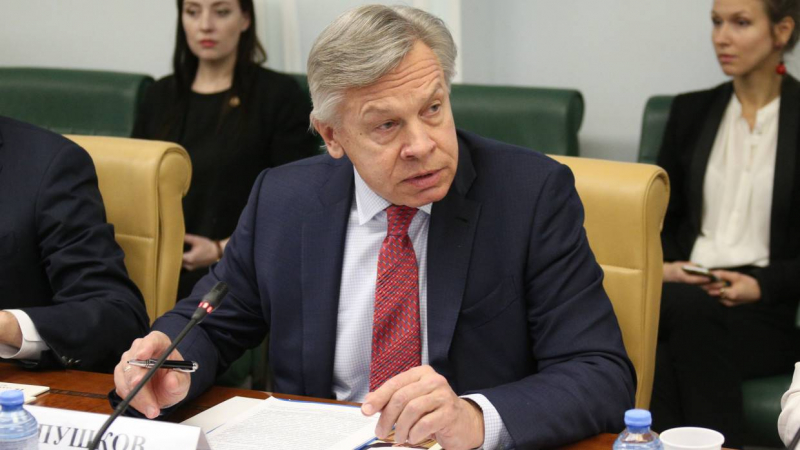 Сенатор Пушков подверг жесткой критике слова британского генерала Картера о России