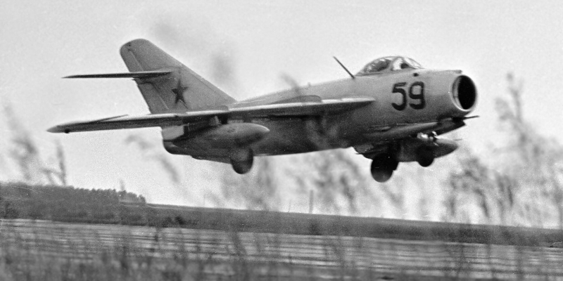 Traffic News: американские пилоты восхитились скоростью и маневренностью советского МиГ-17
