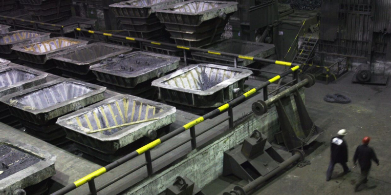 Bloomberg: на складе LME в Роттердаме нашли мешки с камнями вместо никеля