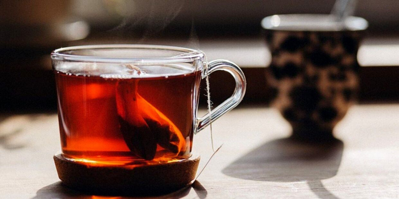 Каковы преимущества чая с гвоздикой? Чем полезен, при каких заболеваниях помогает?