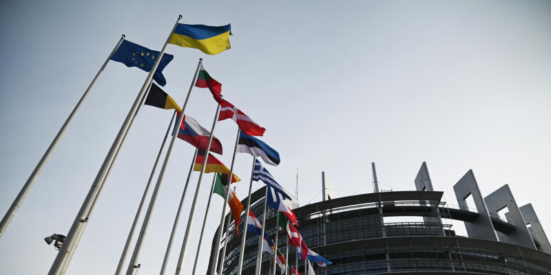 Telegraph: конфликт на Украине подтвердил превращение ЕС в инструмент Франции