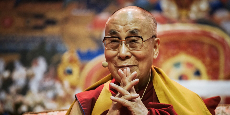 Daily Mail: Далай-лама извинился за поцелуй мальчика в губы и просьбу "пососать язык"
