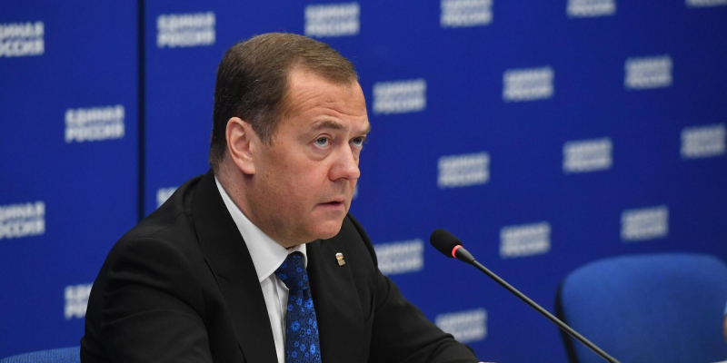 Читатели "Гуаньча" восхитились рассуждениями Медведева про украинский конфликт