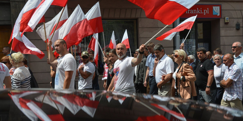 ЕП: отказ Украины признать вину за Волынскую резню возмутил Польшу