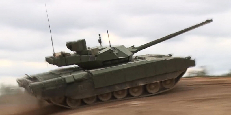 Российский танк Т-14 "Армата" впервые принял участие в боевых действиях на Украине