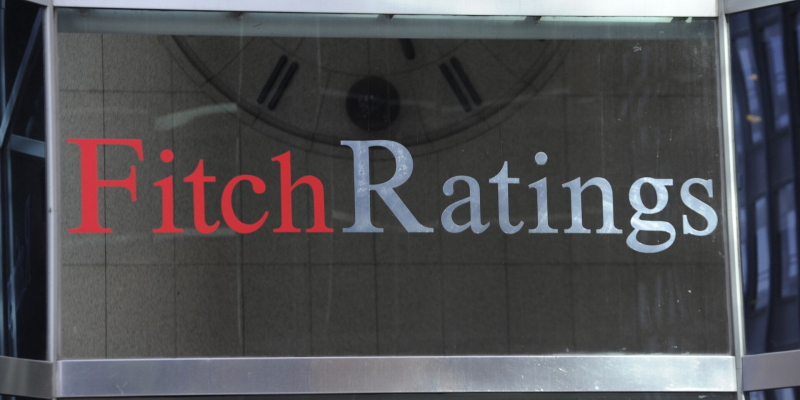 Почему агентство Fitch понизило кредитный рейтинг США и что это значит
