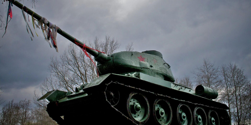 Еще в строю, несмотря на возраст! Легенда о Т-34, самом распространенном танке Второй мировой войны. Как долго он был на вооружении?