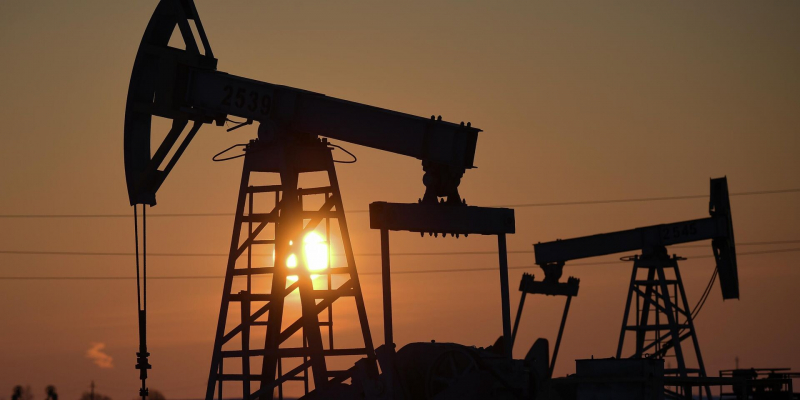 Nihon Keizai: высокие цены на нефть сохранятся до конца следующего года