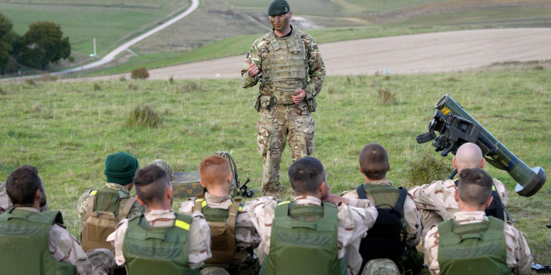 Военная помощь Украине уперлась в языковой барьер: переводчиков нет, обучение откладывается