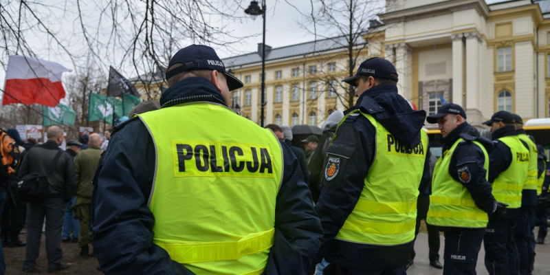 Правящая в Польше партия не знает, как реагировать на "Марш миллионов сердец"