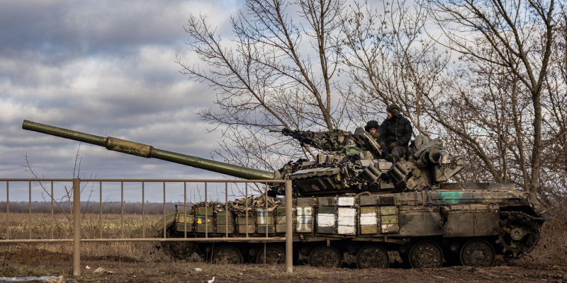 Украина теряет лучшие "Леопарды 2" и возвращается к старым Т-72