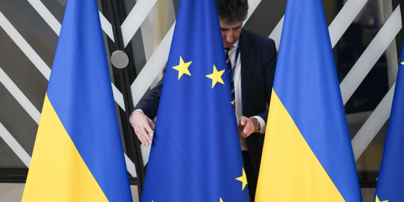 ЕС мечтает испачкать Европу в коллективной ответственности за Украину