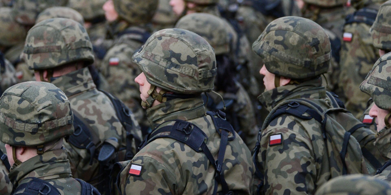 Fakt: на военную комиссию в Польше призовут не только молодых мужчин