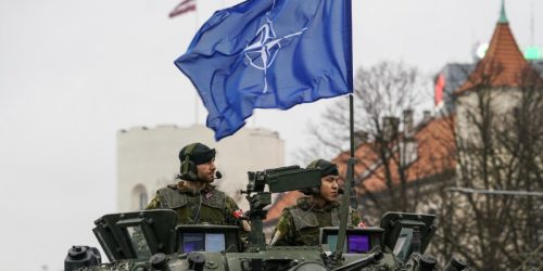 Генерал Пацек: отправив войска на Украину, НАТО спровоцирует войну с Россией