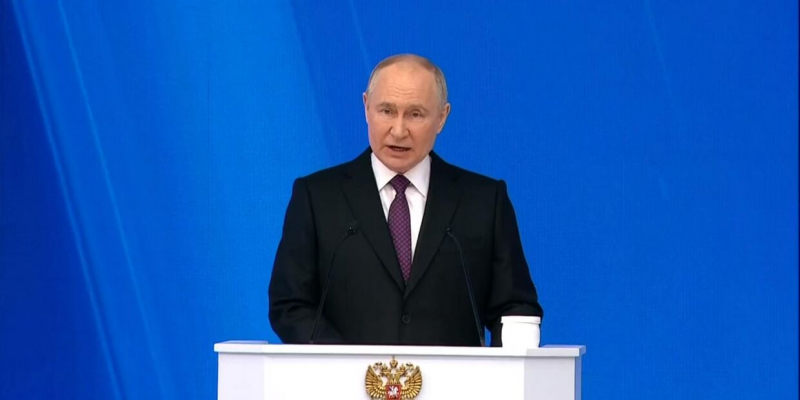 Россия доказала, что может отвечать на любые вызовы, заявил Путин