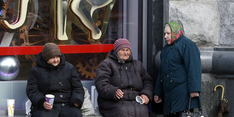 iDNES: неработающая экономика грозит похоронить Украину