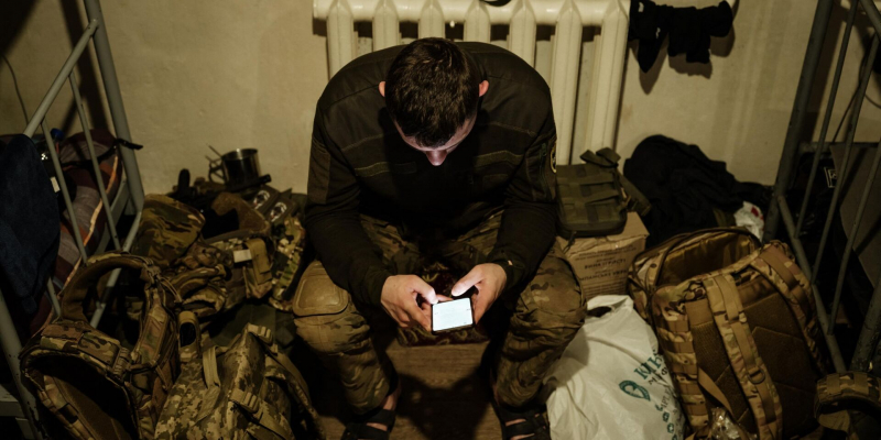 Bloomberg: Киев обеспокоен зависимостью солдат ВСУ от азартных игр