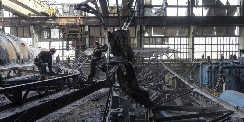 FT: несколько электростанций на Украине оказались почти полностью уничтожены