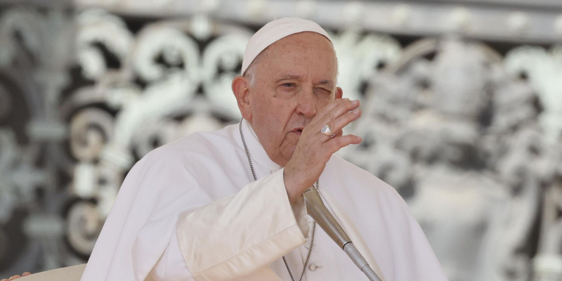 Ватикан: смена пола и суррогатное материнство – угроза человеческому достоинству