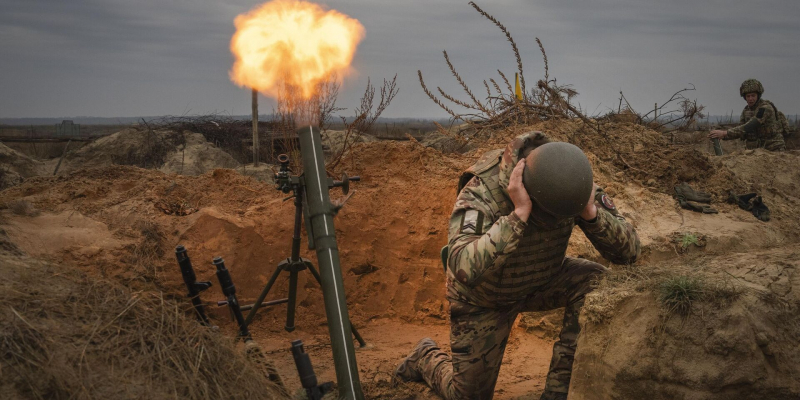 Бессильная Украина: погашение внешнего долга превратит страну в колонию, а в случае дефолта – Киев просто выбросят на обочину