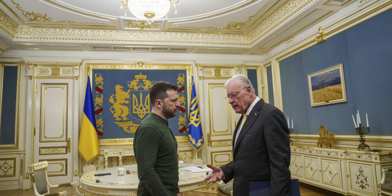 Кит Келлог: запад Украины предлагается поделить на международные зоны влияния